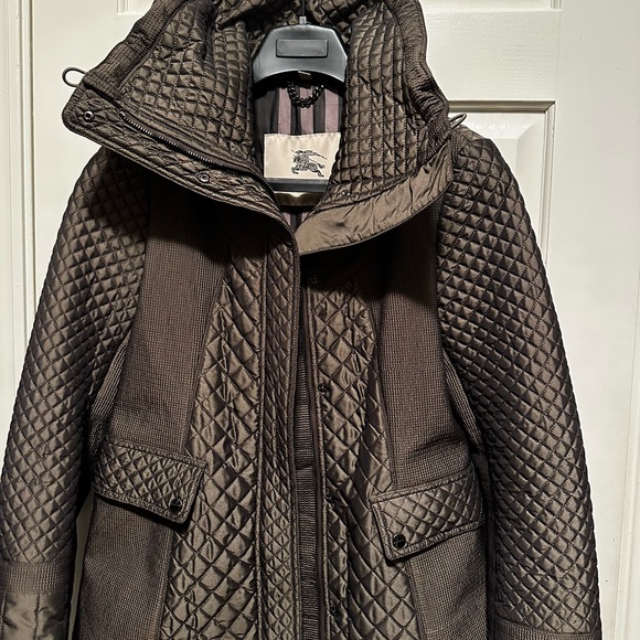 Gorgeous Burberry Jacket - Picture 5 of 13